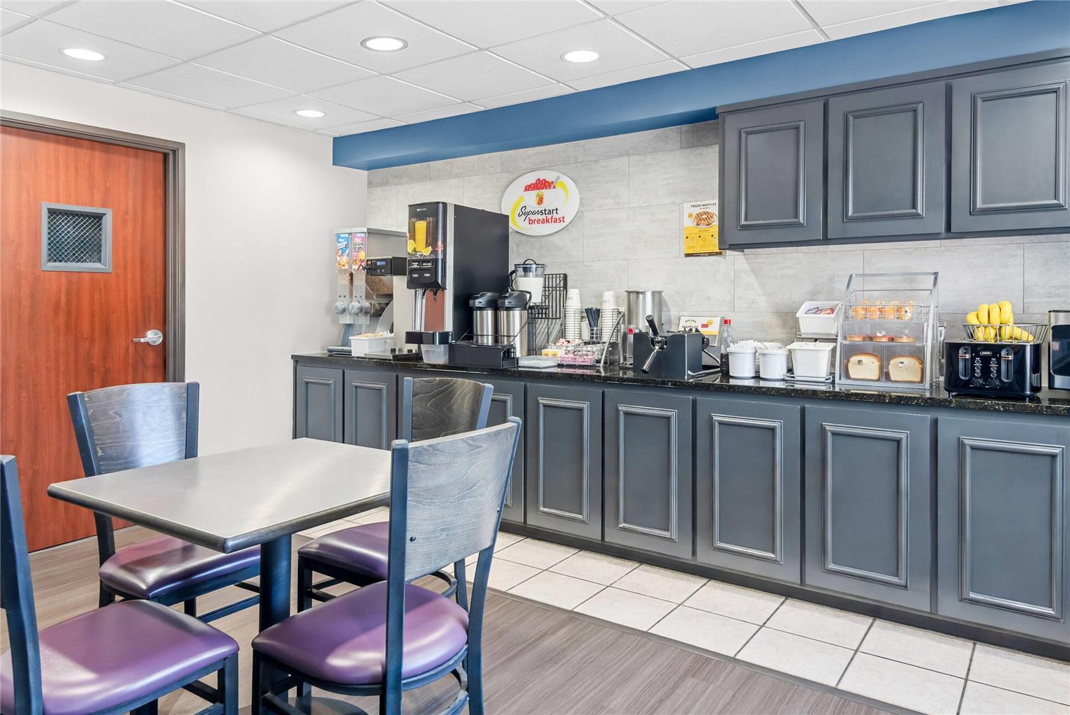 Super 8 by Wyndham Weatherford - photo 35