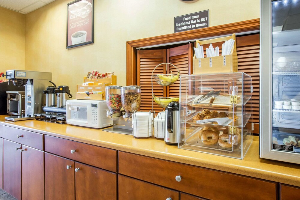 Econo Lodge Valdosta - photo 38