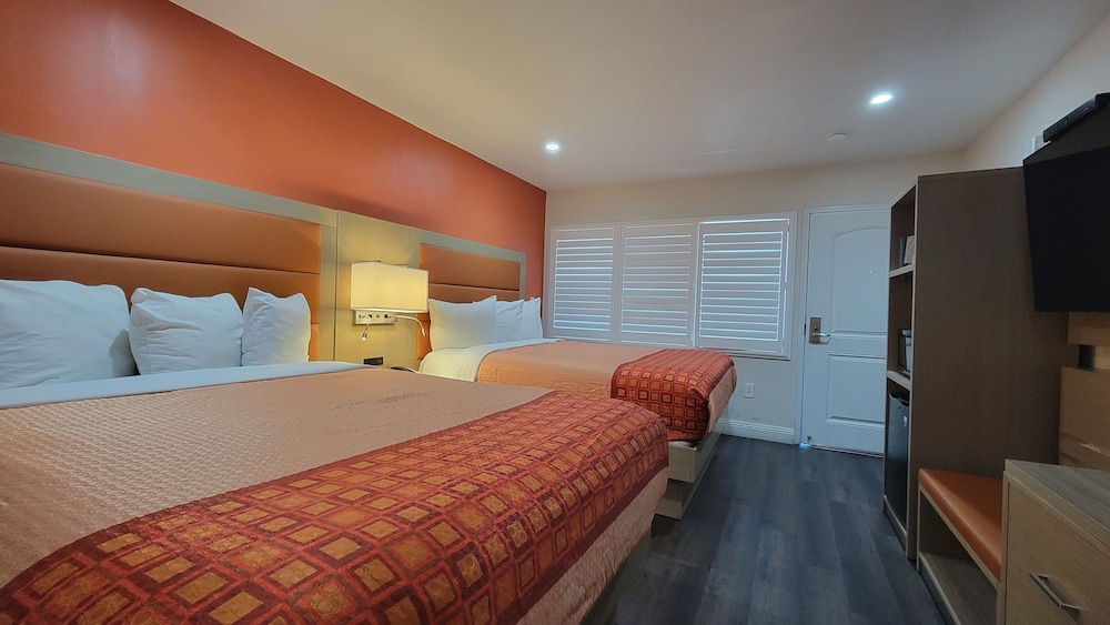 Presidio Parkway Inn - photo 13