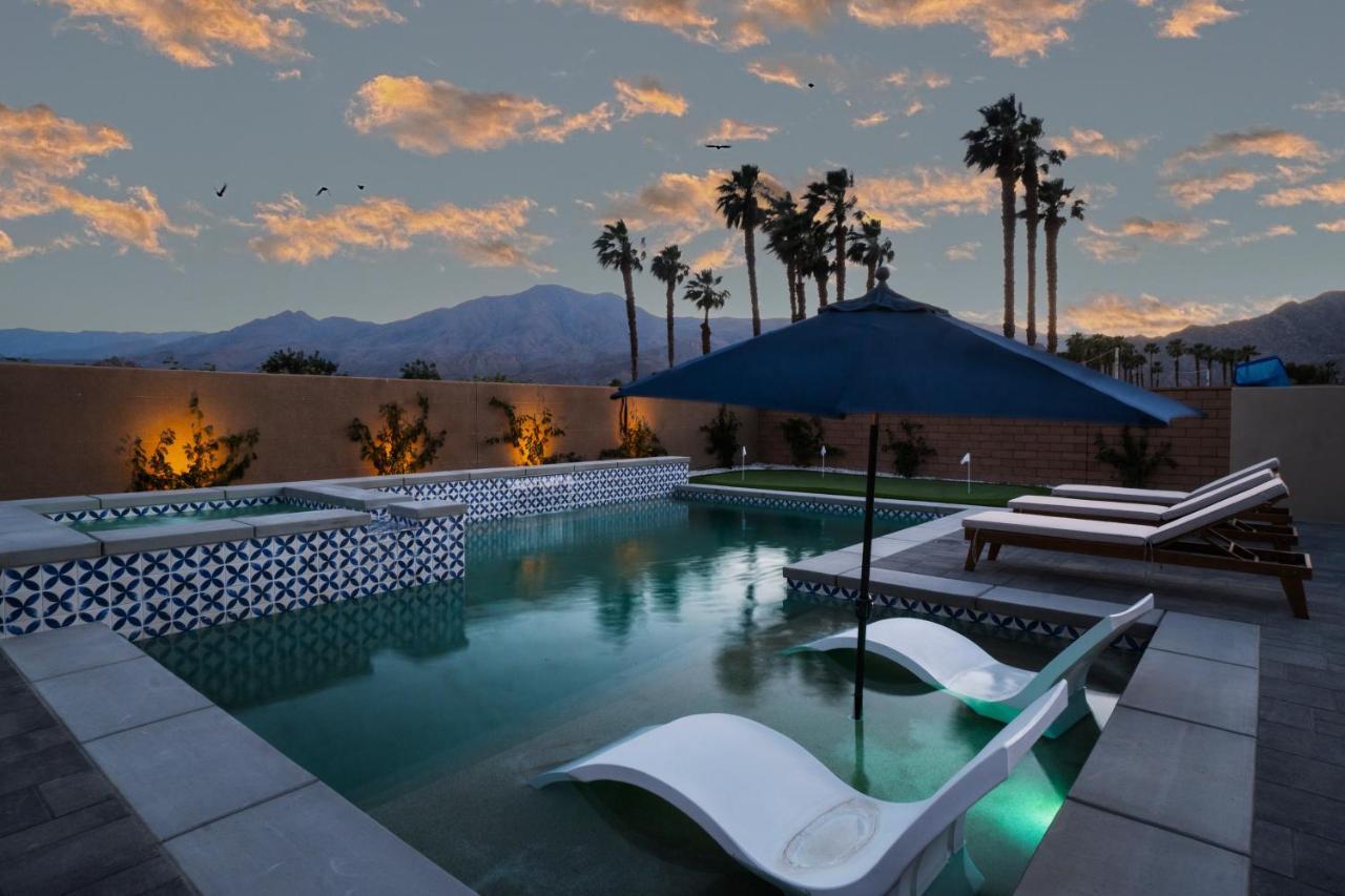PGA WEST Signature WALK to Ernies Stadium Course — 4-Star Luxury Hotel in La Quinta, United States