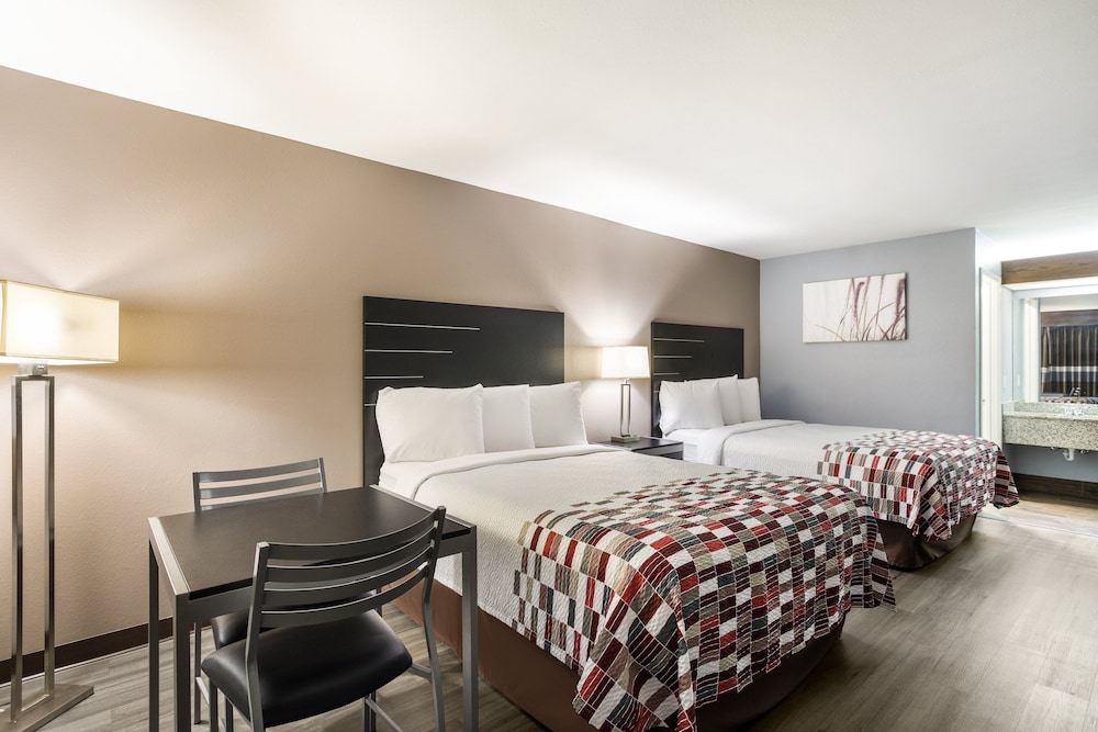 Red Roof Inn & Suites Athens AL - photo 4