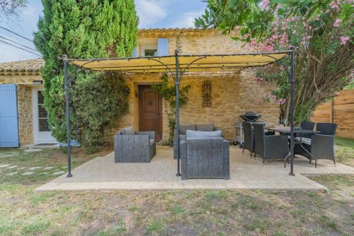 Mazet Magnan Rustic Luxury in Provence — hotel in Piolenc