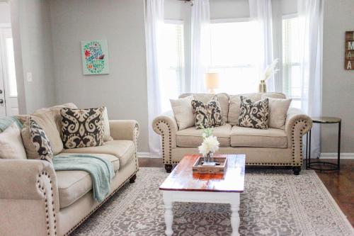 Sojourn Family Home Sleeps 6 — 4-Star Luxury Hotel in Norfolk, United States