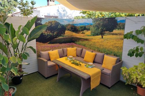 Apartamentos Turísticos Casa Morocho — 4-Star Luxury Hotel in Casas De Millan, Spain