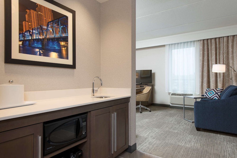 Hampton Inn & Suites Grand Rapids Downtown - photo 30