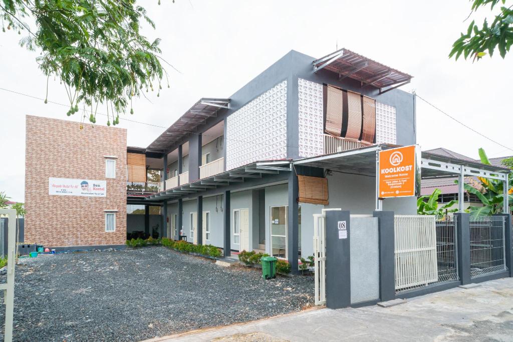 RedDoorz Syariah near Jalan Ahmad Yani Banjarmasin 3 in Banjarmasin, Indonesia