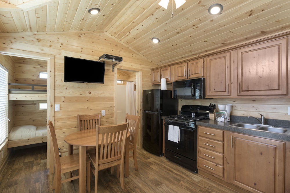 Palm Springs RV Resort - photo 16