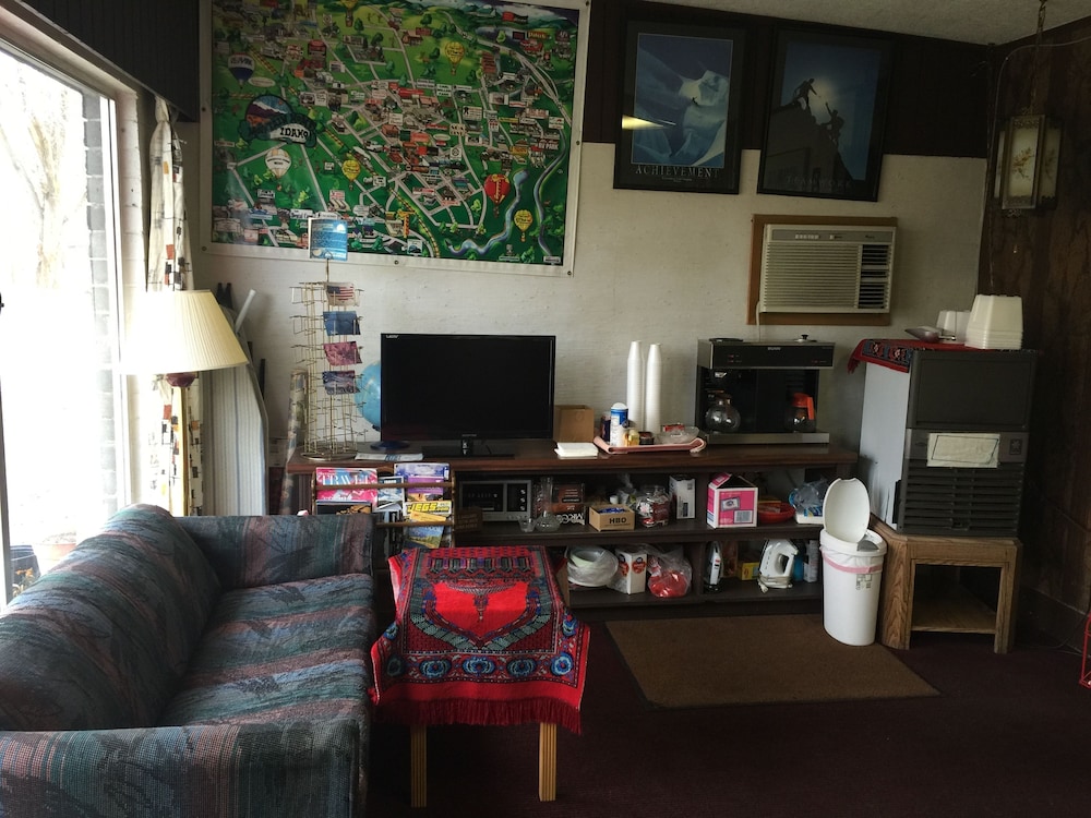 Hilander Motel - photo 6