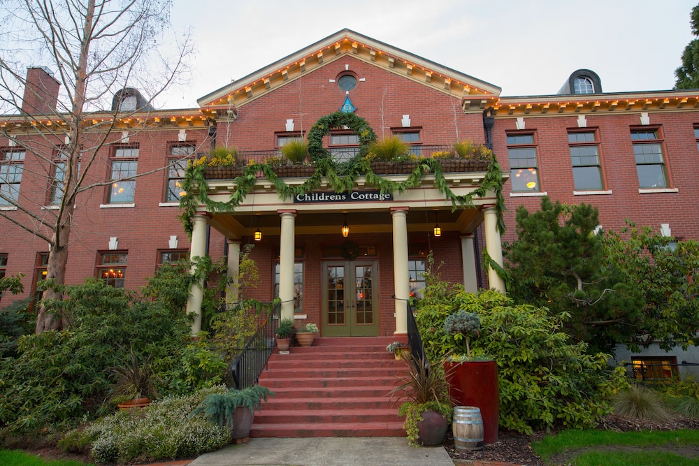 McMenamins Grand Lodge - photo 122