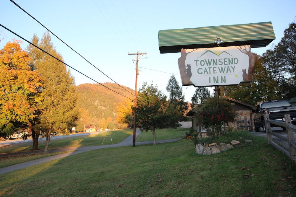 Townsend Gateway Inn - photo 26