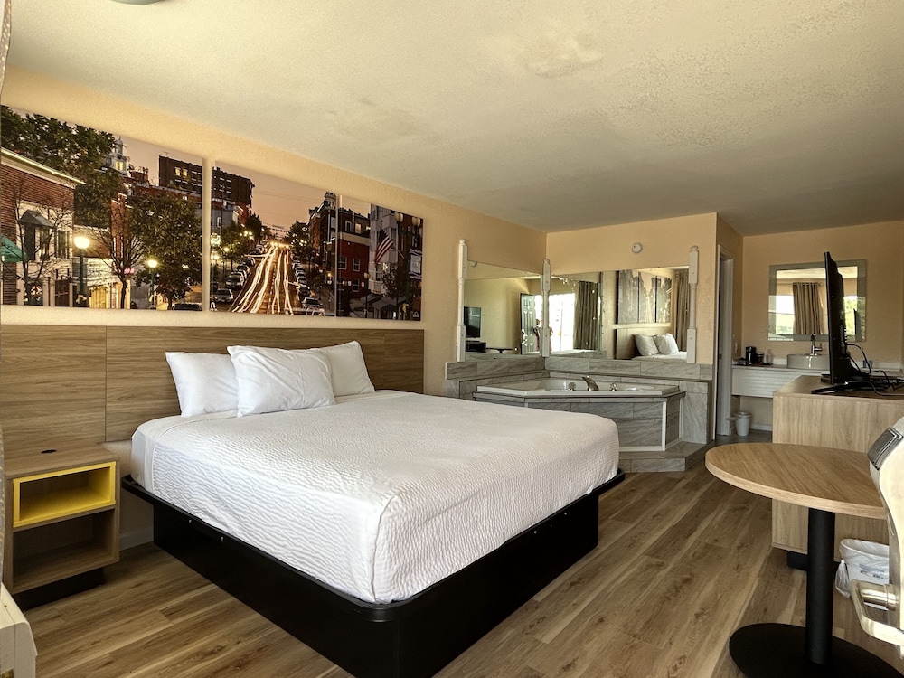 Days Inn by Wyndham Branson Near Theatre District - photo 3