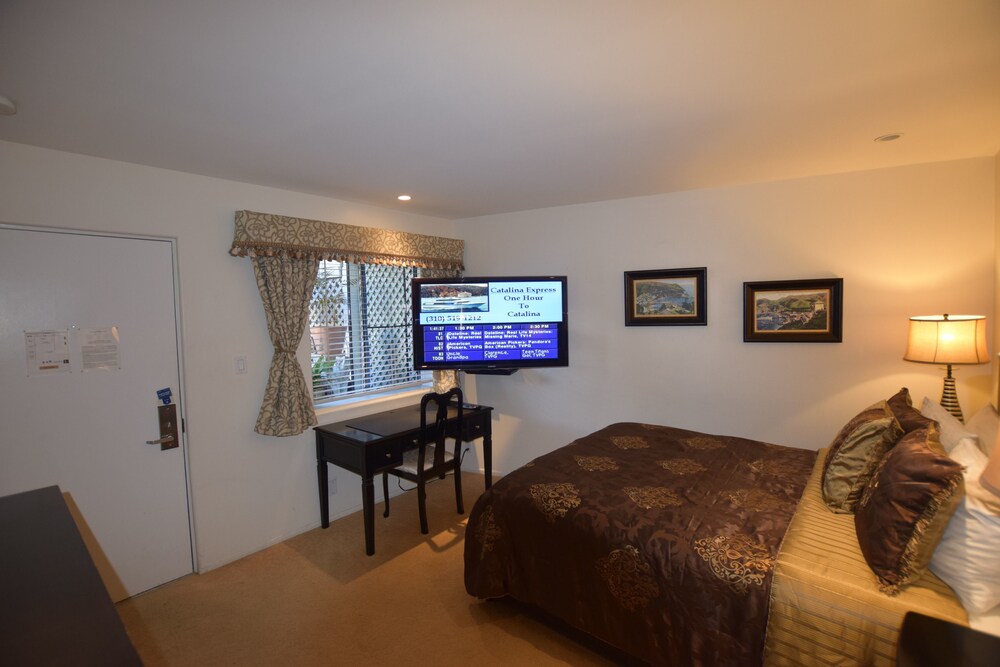 Catalina Courtyard Suites - photo 8