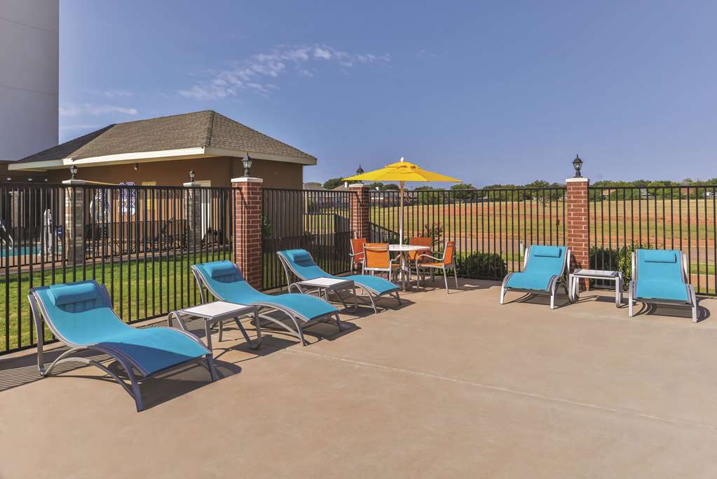 La Quinta Inn & Suites by Wyndham Abilene Mall - photo 4