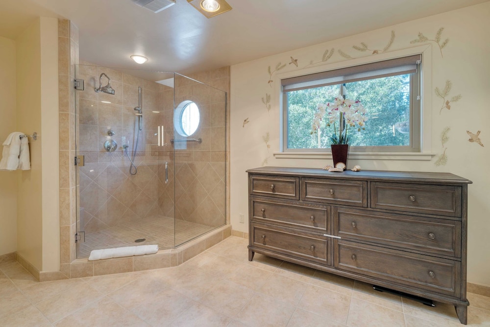 Serene Crest by Avantstay A Design Near Beaches - photo 14