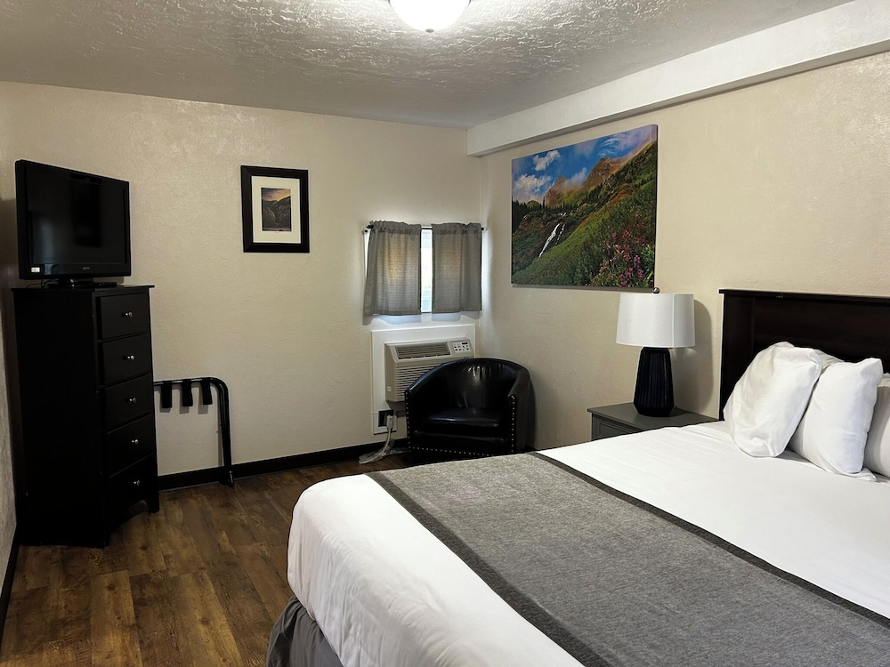 Lamplighter Cabins & Suites - photo 39