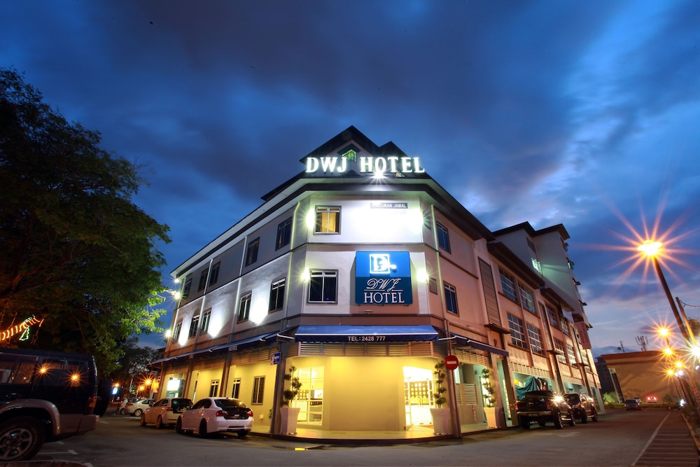 Dwj Hotel - carbon neutral hotel in Ipoh