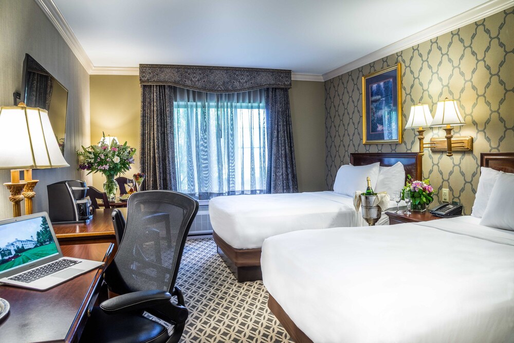 Madison Hotel - photo 20