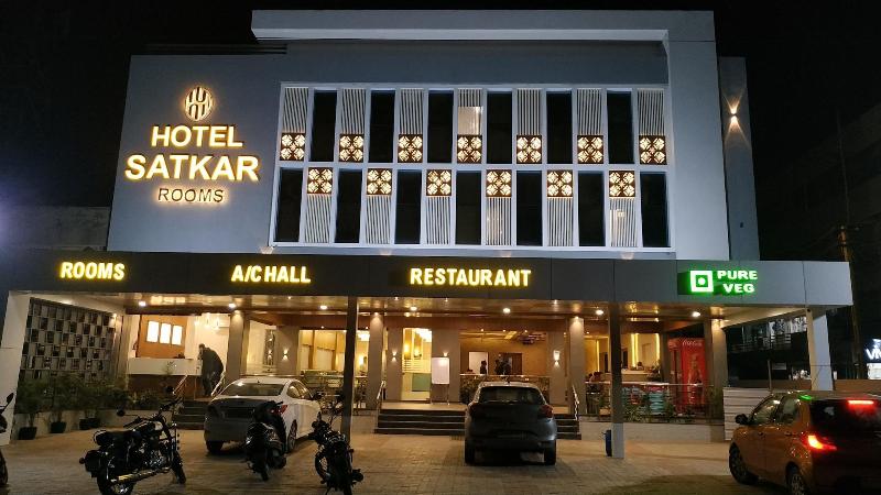 Hotel Satkar Chhatral in Kalol, India
