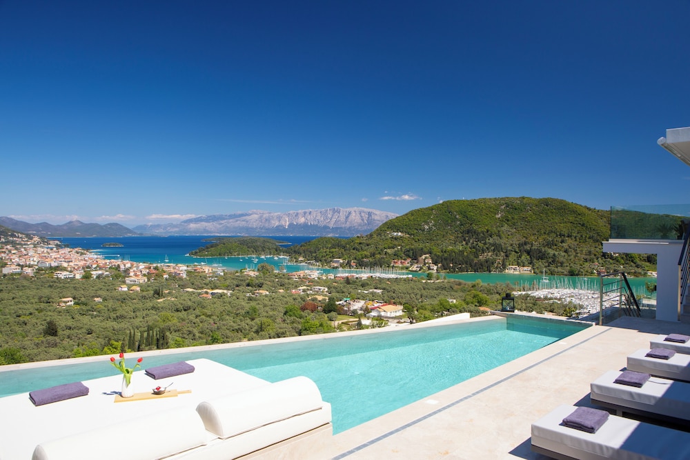 Pothos Villas — 4-Star Luxury Hotel in Lefkada, Greece