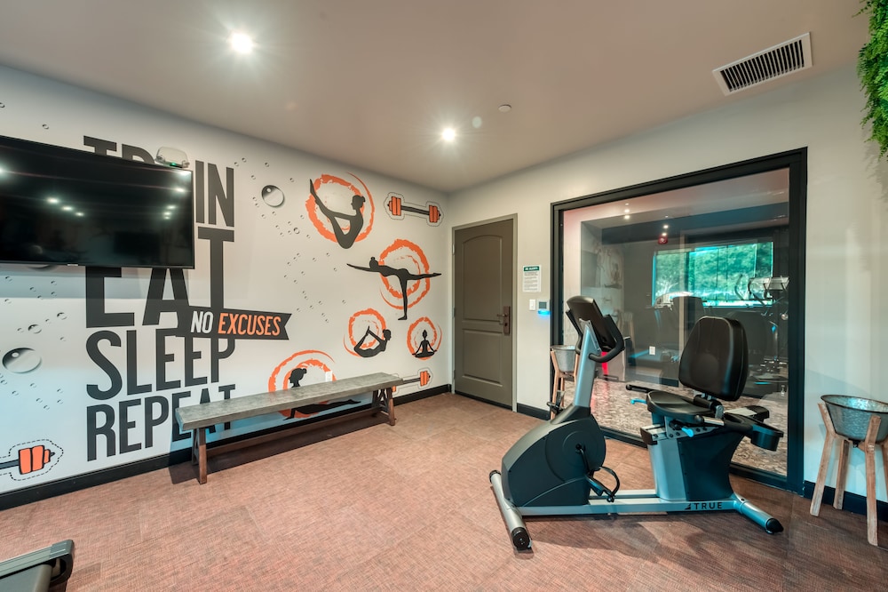 Hotel Lexen Newhall - photo 49