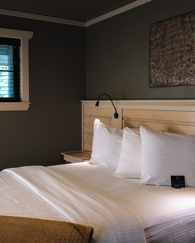 Highland Haven Creekside Inn - photo 18