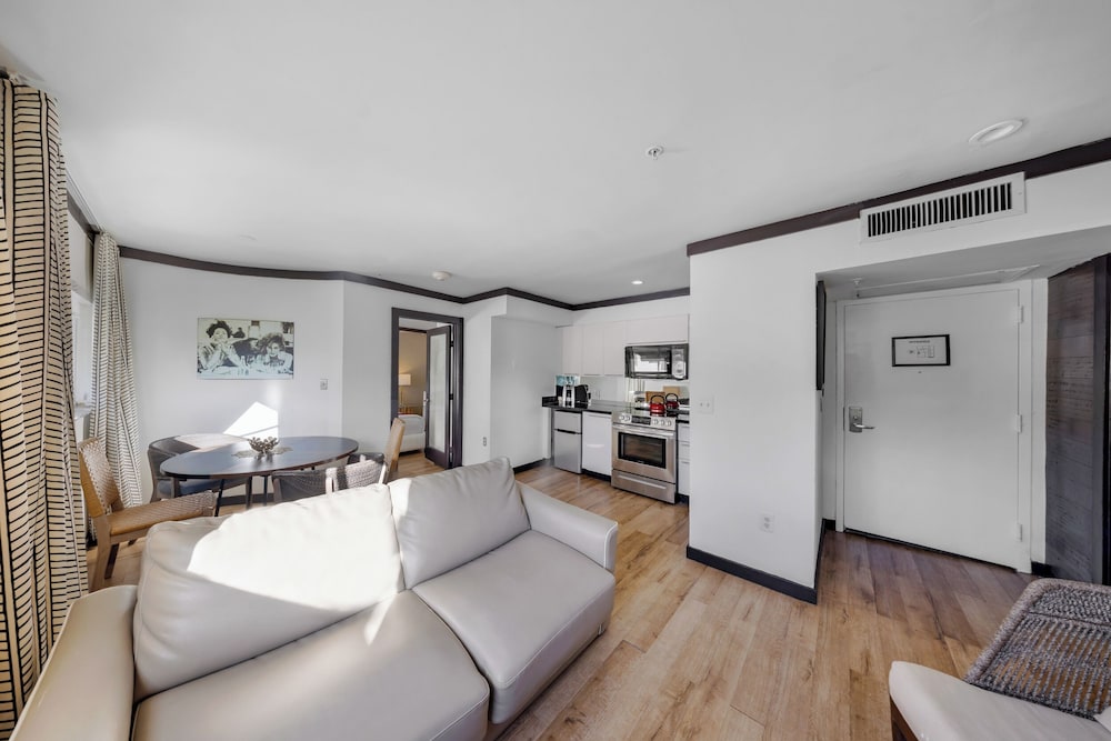 The Shoreline Suites - photo 28