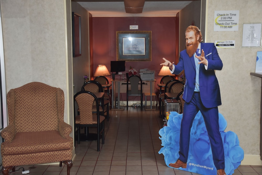 Super 8 by Wyndham Tifton - photo 42