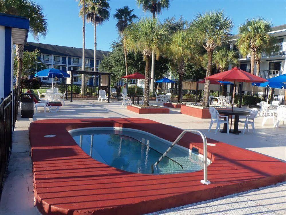 Claremont Kissimmee Hotel - photo 4