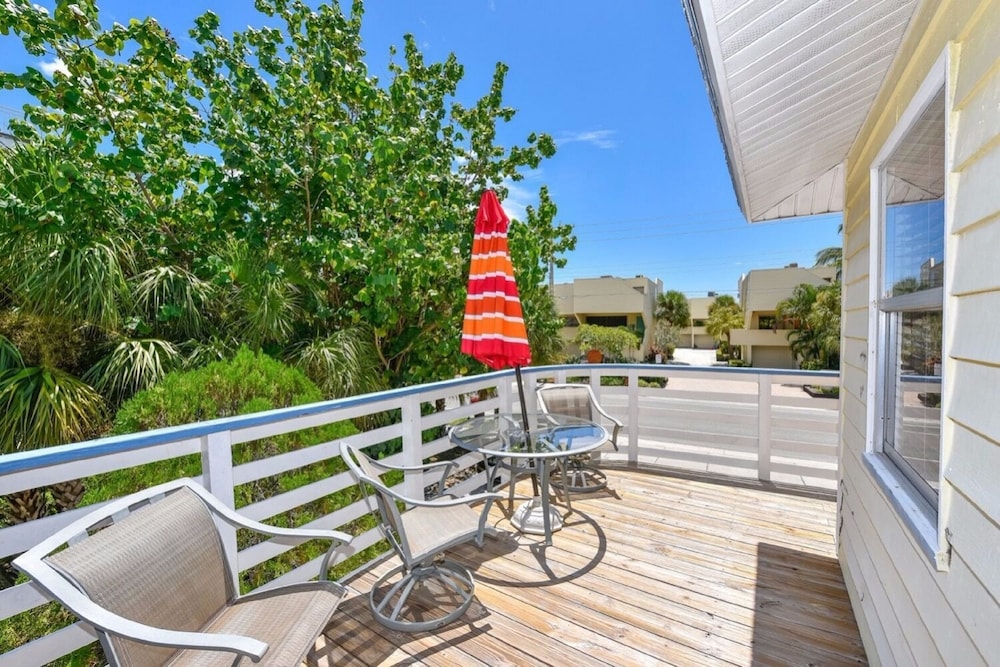 Banana Cabana and Cottage - photo 30