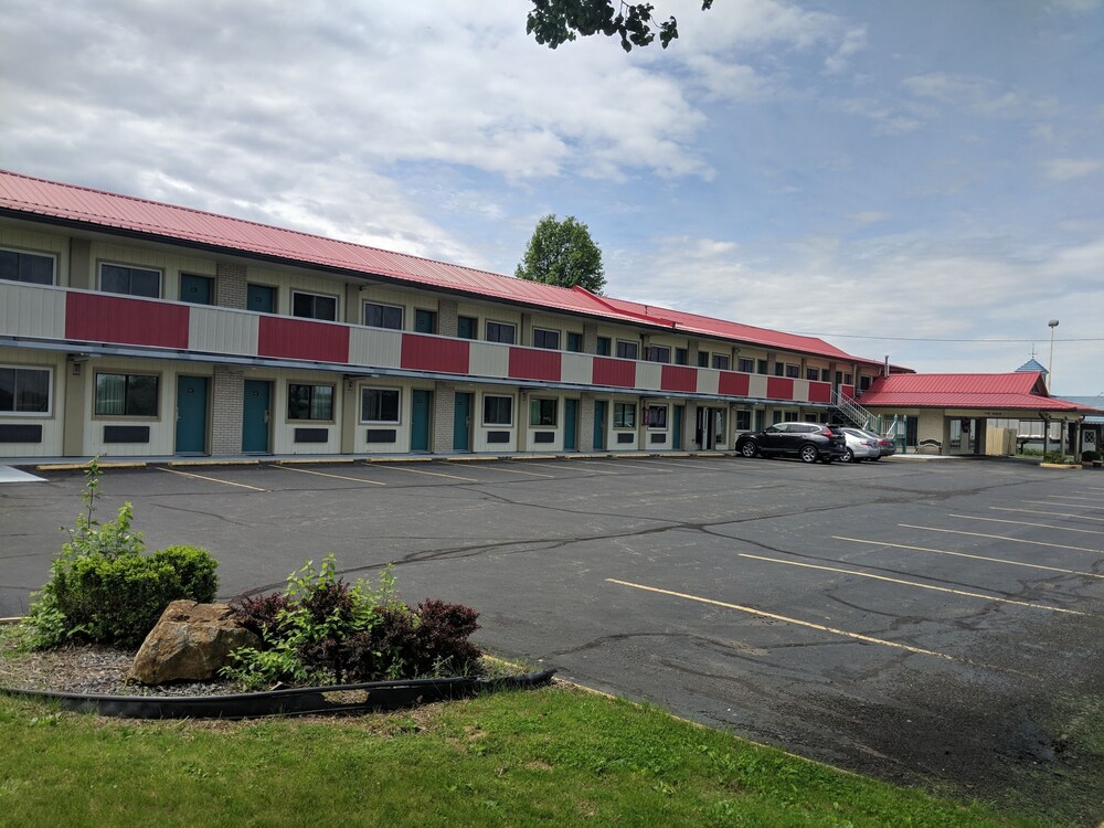 Super 8 Altamont - photo 12