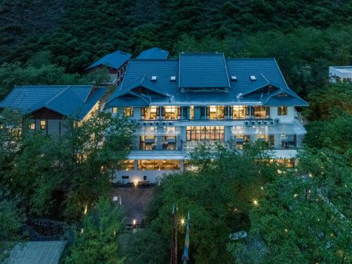 Between Trees and Streams - last minute hotel in Unknown City