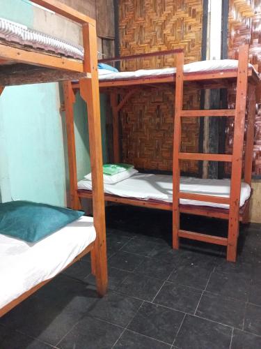 SIARGAO shark bunkbed - last minute hotel in General Luna