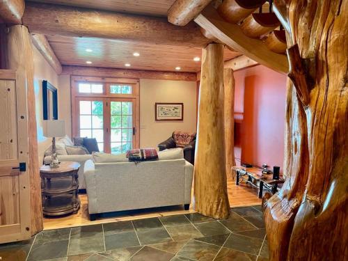 Oneida Lodge North — 4-Star Luxury Hotel in Cooperstown, United States