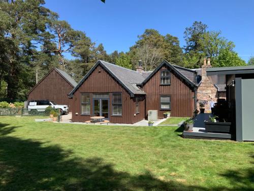 Coylumbridge Cottage — 4-Star Luxury Hotel in Aviemore, United Kingdom
