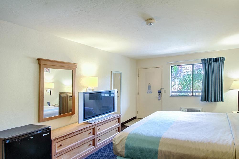 Ramada San Diego Mission Valley - photo 9