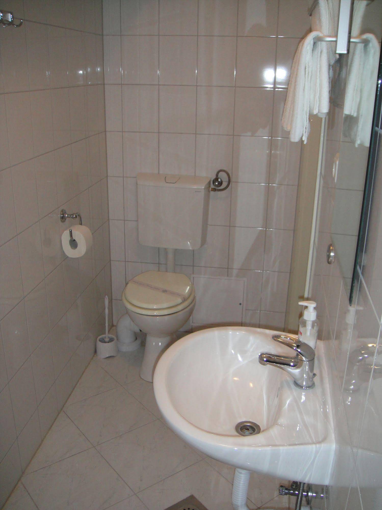 Central Palace Rooms - carbon neutral hotel in Split