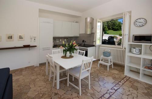 Vitali Apartment JR — 4-Star Luxury Hotel in Bellagio, Italy