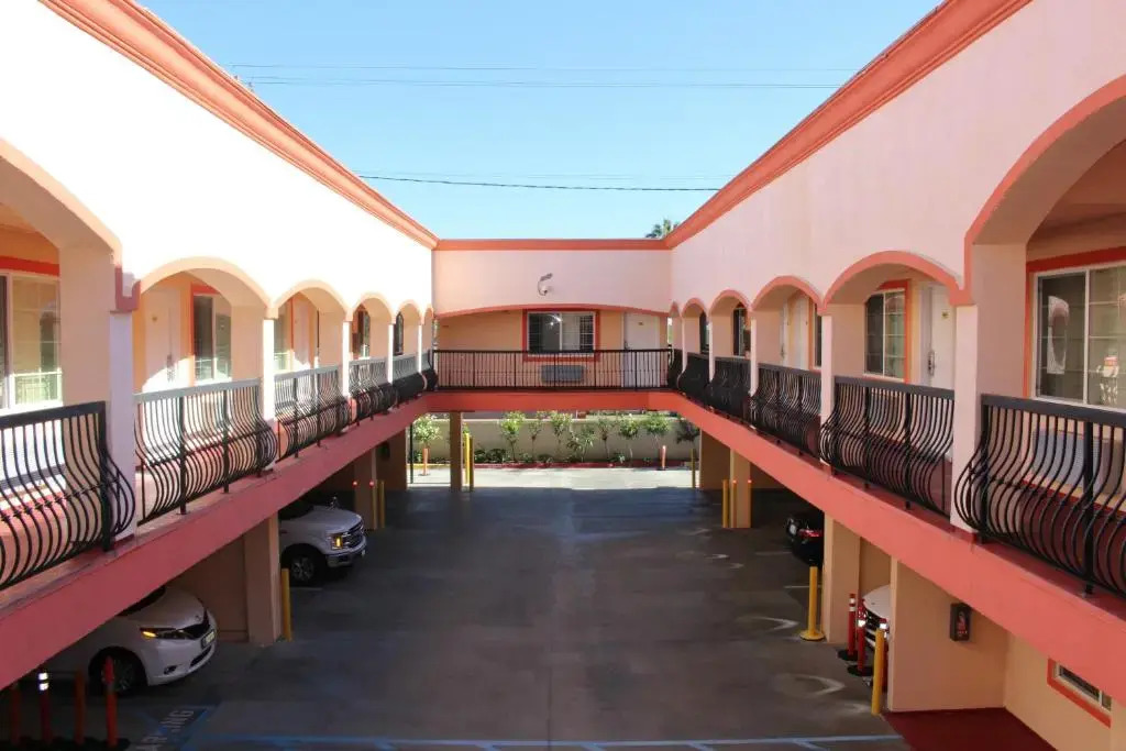 Scottish Inns — hotel in California