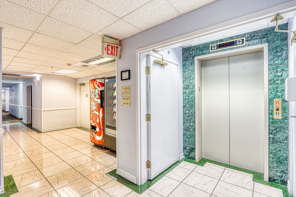 Americas Hotel El Paso Medical Center - photo 15