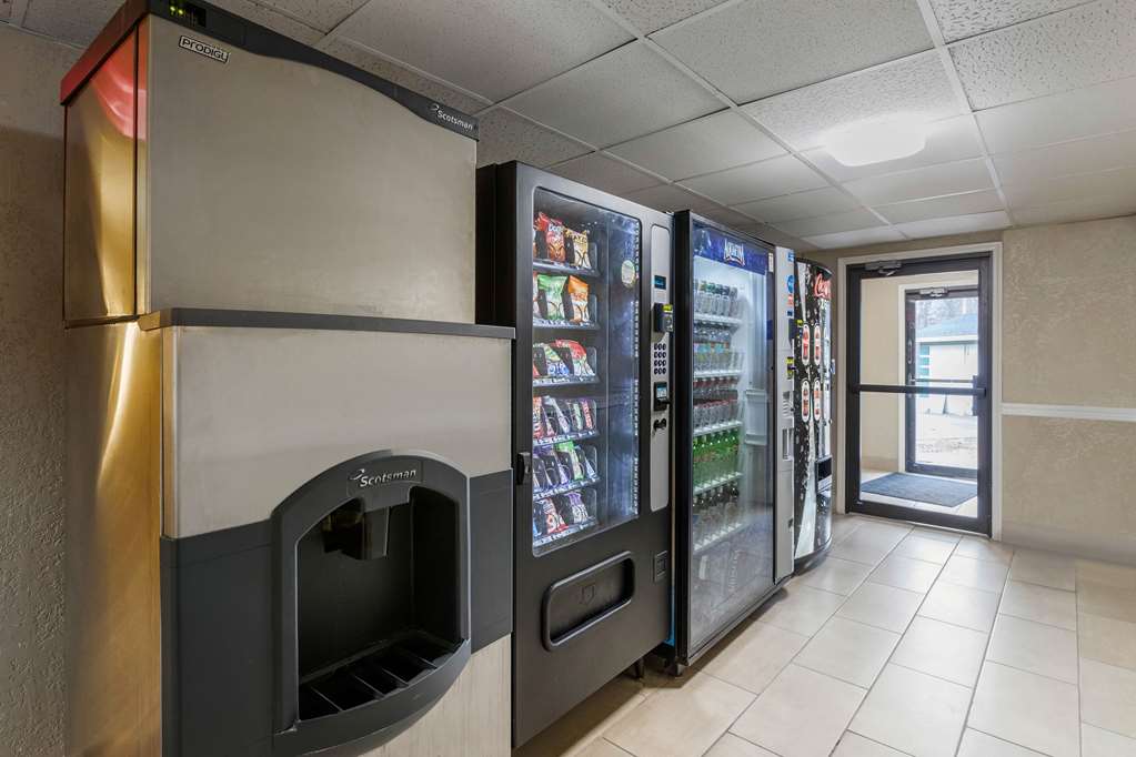 Quality Inn & Suites Des Moines Merle Hay Road - photo 42