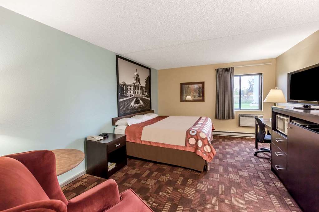 Super 8 by Wyndham Luverne - photo 8