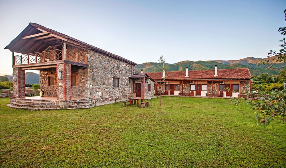 Ihnilatis — 4-Star Luxury Hotel in Serres, Greece
