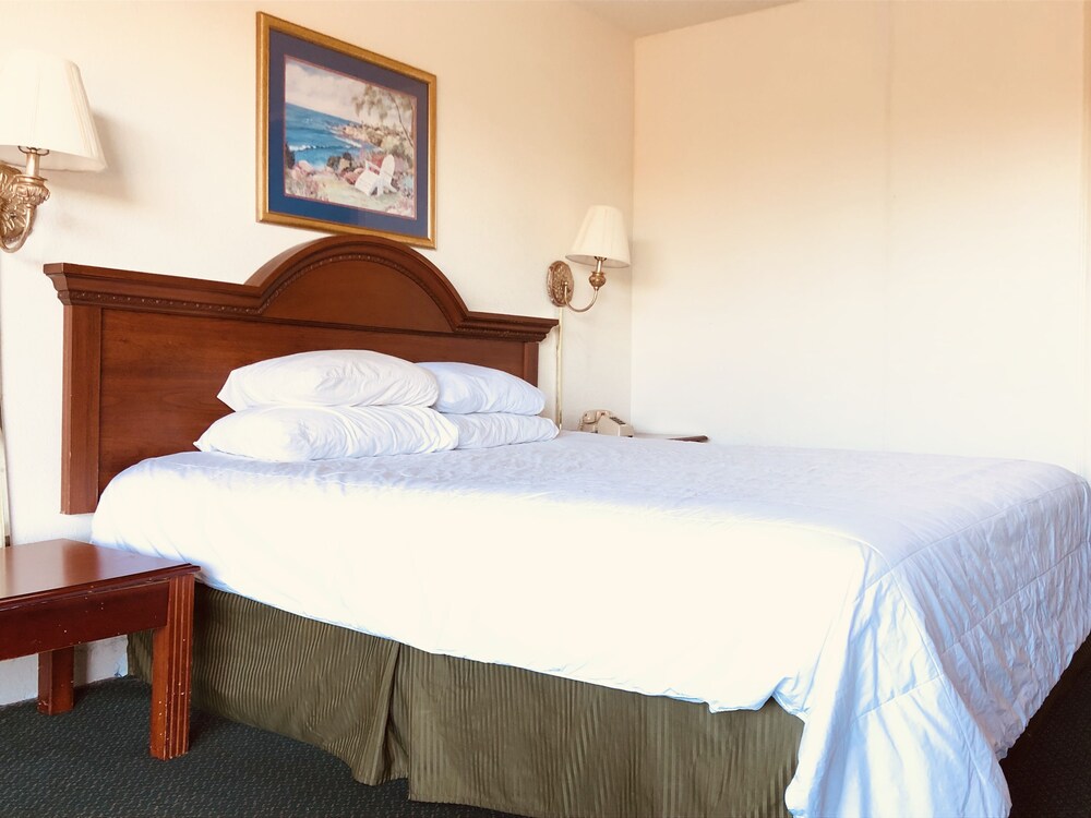 Americas Best Value Inn Wilson - photo 3