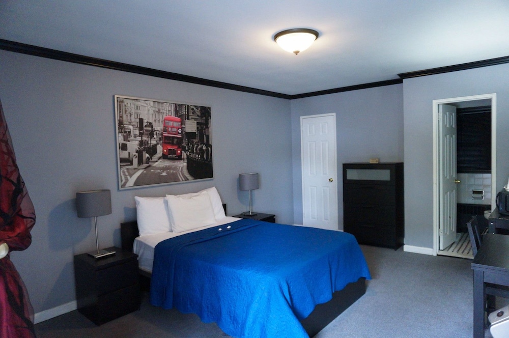 Central Motel Court Yard — hotel in White Plains