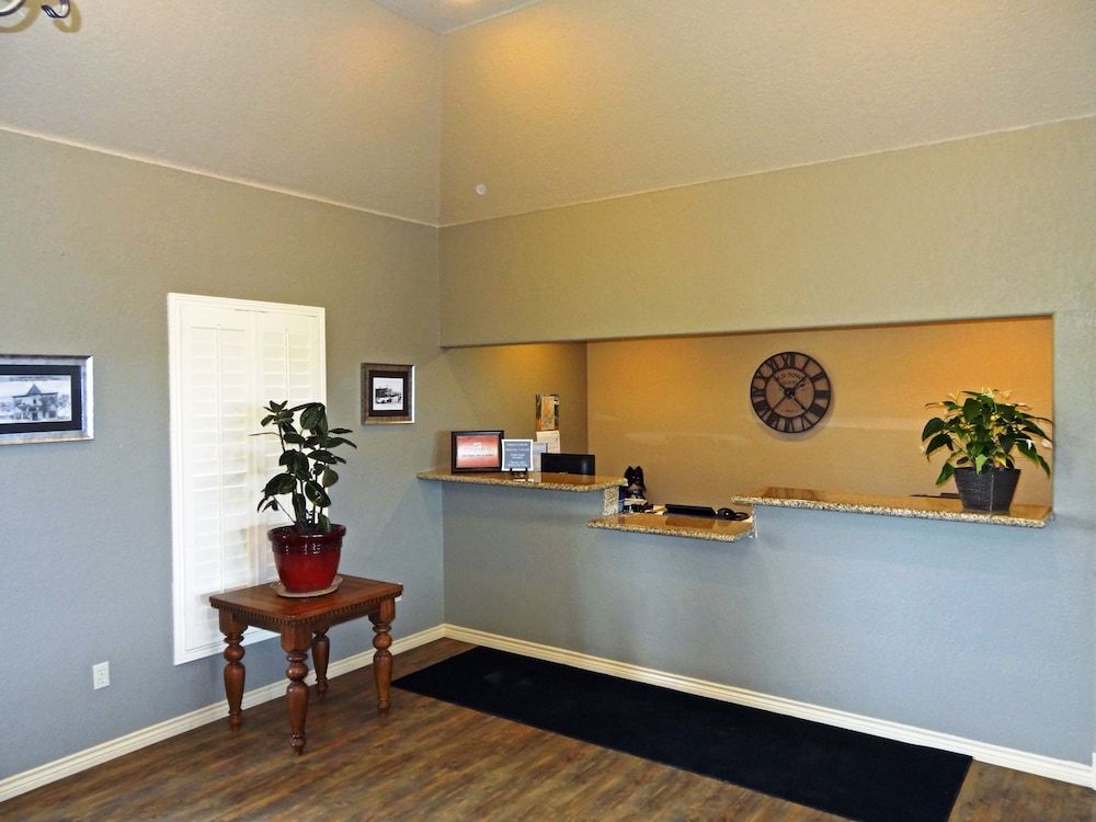 Kenedy Inn & Suites - photo 19