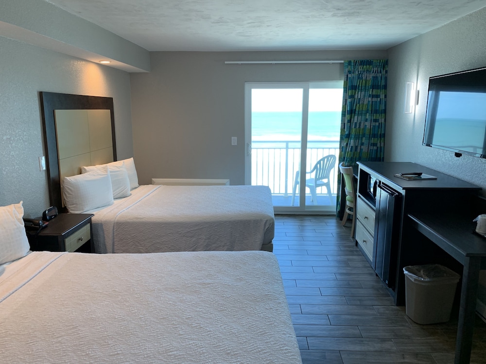 Boardwalk Inn and Suites - photo 13