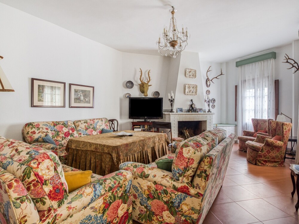 Belvilla by Oyo Beautiful House in a Unique Town — 4-Star Luxury Hotel in Higuera De La Sierra, Spain
