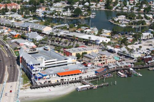 305 Madeira Bay Resort - photo 35