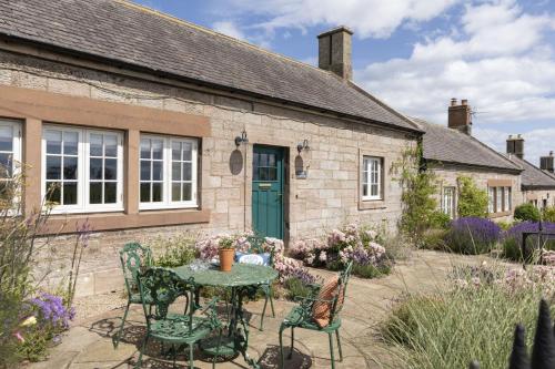 Farm Cottage — 4-Star Luxury Hotel in Berwick-Upon-Tweed, United Kingdom