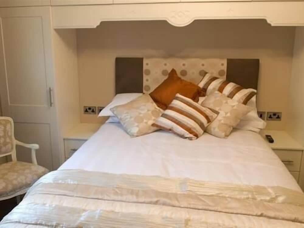 Causeway Lodge — 5-Star Luxury Hotel in Bushmills, United Kingdom